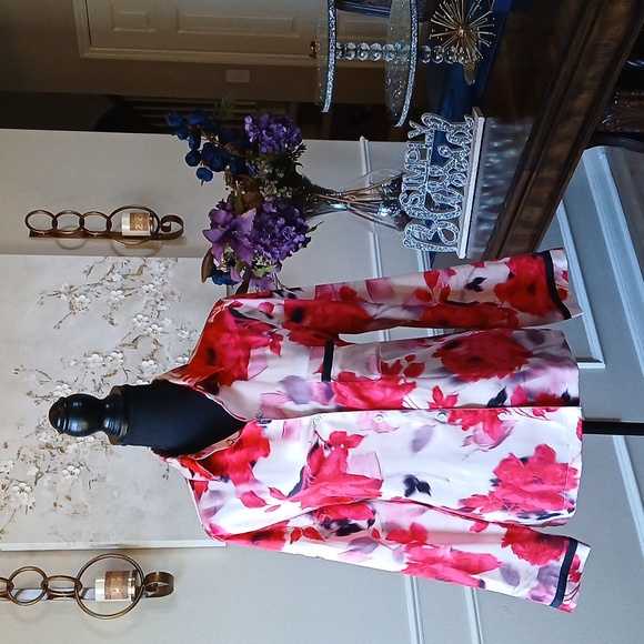 Victoria's Secret Long Sleeves Buttoned Down Pajama Shirt.  Size S - Picture 3 of 16